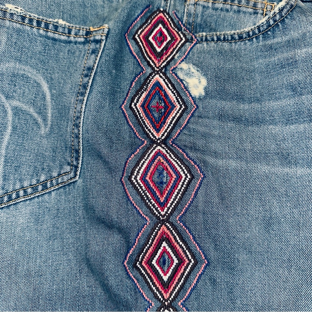 SANDRINE‎ ROSE NWT Size 26 Embroidered Skinny Boyfriend Jeans Soutwestern
